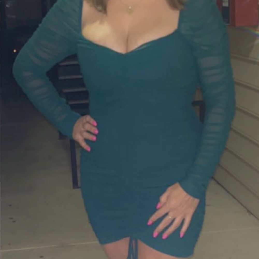Beautiful dress no damage